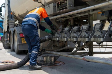 Nettoyer une cuve &agrave; fuel r&eacute;duit les risques de pollution pr&egrave;s de Douai